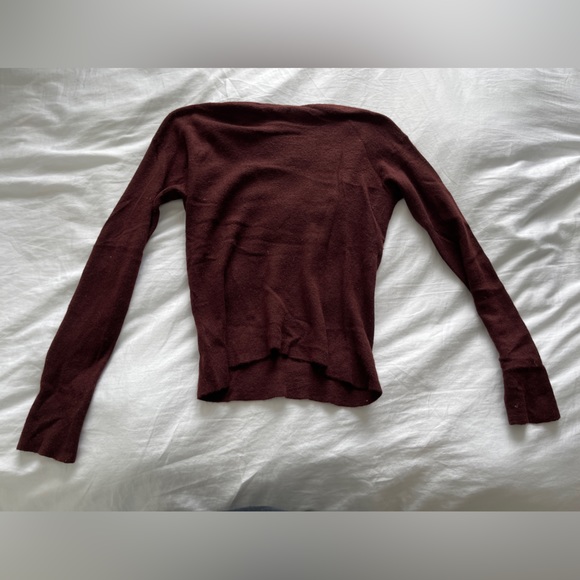 Gucci 100% Cashmere V Neck Plum Sweater Size M - Picture 2 of 2